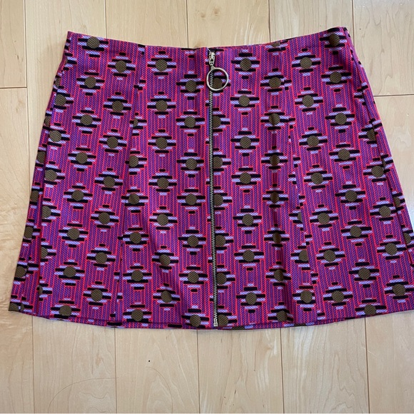 Zara Mini Skirt - Picture 2 of 4